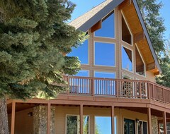 Cijela kuća/apartman Large Luxury Cedar Home In The Forest Near Lake Davis And Golf Courses - 3nightm (Portola, Sjedinjene Američke Države)
