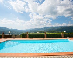 Toàn bộ căn nhà/căn hộ Friends Of Tuscany 5 Bedroomed Villa With Private Pool And Wi-Fi (Castelnuovo di Garfagnana, Ý)