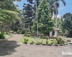 Hotelli Villa Anyelir Yustik Mitra RedDoorz (Sukabumi, Indonesia)