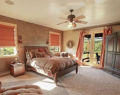 Entire House / Apartment Luxury Western Mountain Retreat (Greycliff, USA)