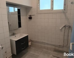 Hele huset/lejligheden Spacious 3 Room Apartment Prime Location On 2nd Floor With Proximity To All Amenities (Sfax, Tunesien)