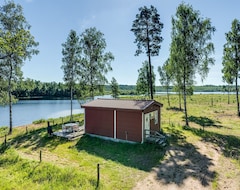Tüm Ev/Apart Daire Holiday House With A View Of Lake Hängasjön (Hamneda, İsveç)