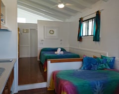 Hotelli Aroa Beachside Resort (Arorangi, Cookinsaaret)