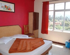 Khách sạn Weston Holiday Inn (Udhagamandalam, Ấn Độ)