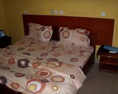 Khách sạn Hotel De Robin (Nnewi, Nigeria)