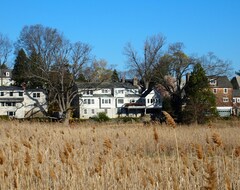 Toàn bộ căn nhà/căn hộ Spacious House Next To Nature Preserve Adjacent To Long Island Sound (Mamaroneck, Hoa Kỳ)