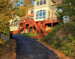 Koko talo/asunto Quiet Elegance On Canandaigua Lake! (Middlesex, Amerikan Yhdysvallat)