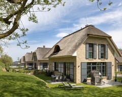 Toàn bộ căn nhà/căn hộ Modernes Reetdachhaus 'haus Ostseeperle' Mit Kamin Und Sauna In StrandnÄhe (Hohenkirchen, Đức)