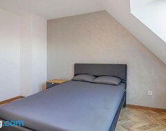 Koko talo/asunto 20% Discount! 2 Bedroom Apartment Vitosha View (Sofia, Bulgaria)
