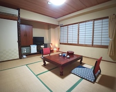 Guesthouse Nakagawa (Matsuyama, Japan)