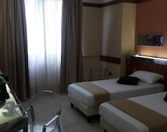 Hotel Artemide (Aversa, Italy)
