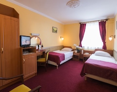 Hotelli Hotel Korona Wellness, Rendezveny Es Borszalloda (Eger, Unkari)