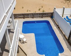 Entire House / Apartment Best Day Ever | Oceanfront | Private Pool, Hot Tub (Virginia Beach, USA)