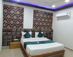 Hotel Rudra Palace (Anand, India)