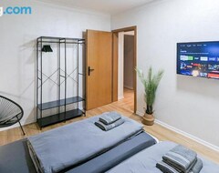 Hele huset/lejligheden Alfa 4 Zimmer Apartment 8 Personen Netflix Inet Ebk Wm Trockner (Stuttgart, Tyskland)
