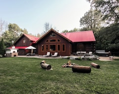 Hele huset/lejligheden 3500 Sqft | 2 Acres | Hot Tub+bbq | Pets | Playset (Mapleton, Canada)