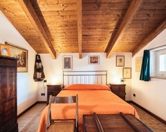 Koko talo/asunto Apartment For 4 Persons (Moasca, Italia)