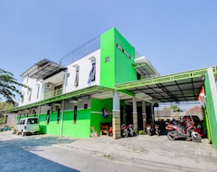 Hotelli Oyo 93012 Griya Kencana Asri Syariah (Karanganyar, Indonesia)