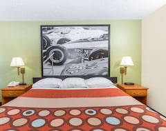 Hotel Super 8 By Wyndham Newton (Newton, USA)