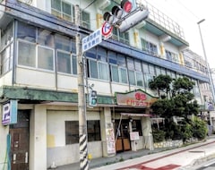 Hostelli Love and Peace (Okinawa, Japani)