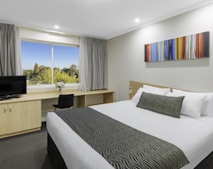 Khách sạn Premier Hotel & Apartments (Canberra, Úc)