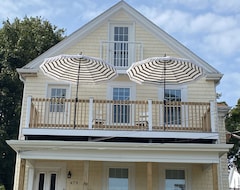 Hele huset/lejligheden The Bird House Features 2nd Level Deck & 3rd Floor Balcony (Somerset, USA)