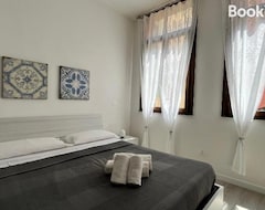 Koko talo/asunto Appartamento Ai Portici Di Via Savonarola (Padua, Italia)