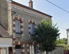 Koko talo/asunto Gite Bonny-sur-loire, 4 Bedrooms, 8 Persons (Bonny-sur-Loire, Ranska)