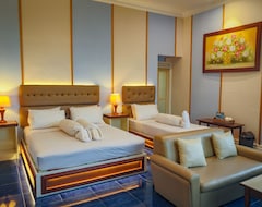 Hotel Gradia 2 (Blitar, Endonezya)