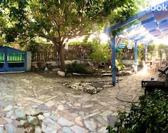 Toàn bộ căn nhà/căn hộ Charming Seaside House With Unique Garden (Skala Eressos, Hy Lạp)