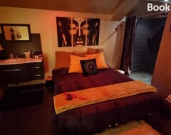 Bed & Breakfast Love Room, Les Nuitees Secretes De Rouen (Darnétal, Frankrig)