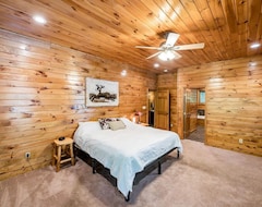 Toàn bộ căn nhà/căn hộ Luxury Log Cabin Nestled In The Blue Ridge Mountains (Amelia Courthouse, Hoa Kỳ)