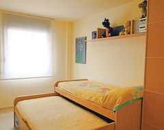 Koko talo/asunto 2 Bedroom Accommodation In Pineda De Mar (Pineda de Mar, Espanja)
