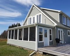 Hele huset/lejligheden Minutes From Beautiful Beaches - Luxury And Comfort With A Fabulous View (St. Peter's, Canada)