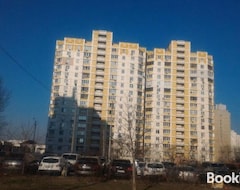 Toàn bộ căn nhà/căn hộ 1/10 Vulitsia Radunska (Kyiv, Ukraina)
