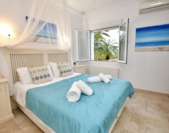 Koko talo/asunto Wake Up To The Med! Luxury Living, Breathtaking Views, Pool, Gym, Sauna & Maid (Teulada, Espanja)