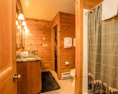 Entire House / Apartment Trailside Home On Powderhorn Mtn With Hot Tub & Sauna (Bessemer, USA)