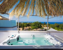 Latchi Escape Hotel And Suites (Latchi, Kıbrıs)