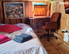 Oda ve Kahvaltı LA CABANE, petite chambre agreable dans maison en bois (Valdeblore, Fransa)