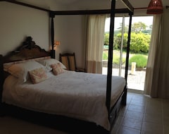 Toàn bộ căn nhà/căn hộ Charming 4 Bedroom Farmhouse Nr Brantome With Heated Pool And Sauna. (Grand-Brassac, Pháp)