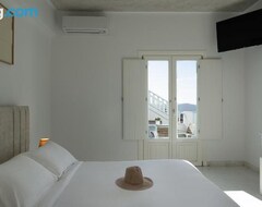 Hotel Nevma Suites (Firostefani, Grčka)