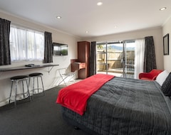 Hotel Red Rock Thermal Motel - Mineral Pool (Rotorua, New Zealand)