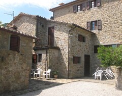 Toàn bộ căn nhà/căn hộ Beautiful Tuscan Farmhouse In The Countryside With Swimming Pool (Mercatale di Cortona, Ý)