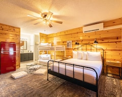Khách sạn Mount Mitchell Eco Retreat (Burnsville, Hoa Kỳ)