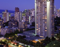 Coast Plaza Hotel & Suites (Vancouver, Canada)