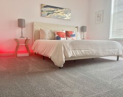 Cijela kuća/apartman Luxurious 2-Bedroom, Whitestown (Whitestown, Sjedinjene Američke Države)
