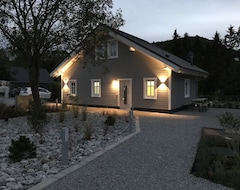 Toàn bộ căn nhà/căn hộ Holiday House With Barrel Sauna (lee + Luv) Free Wifi (Edertal, Đức)