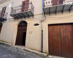 Bed & Breakfast Palazzo Triolo - Dimora di Charme (Corleone, Italia)