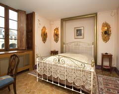 Bed & Breakfast Chateau de Flee (Semur-en-Auxois, Francuska)