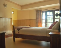 Hotel T Cherry Villa (Munnar, Indija)